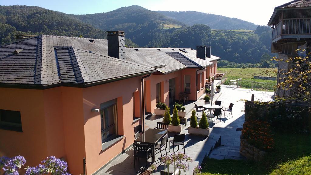 Apartamentos Arcos Del Esva ลัวร์กา ภายนอก รูปภาพ